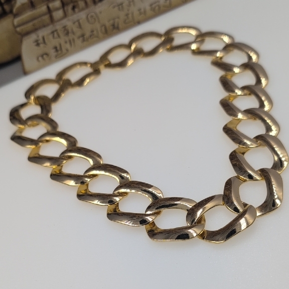 Boutique Goldtone Chain Link Necklace In Excellent Condition - Picture 4 of 5